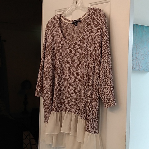 Light Weight Sweater Top with Ruffles 3/4 Sleeve - Picture 1 of 10